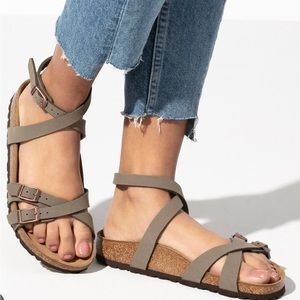 Birkenstocks women’s size 39 Brown